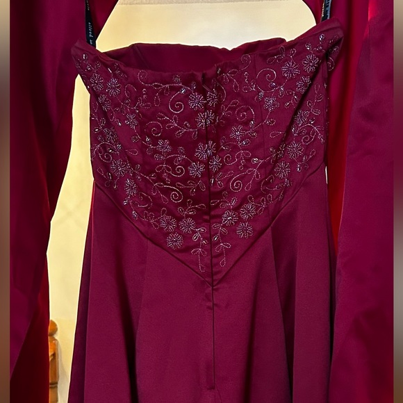 Dress for sale. Worn once - Picture 2 of 4